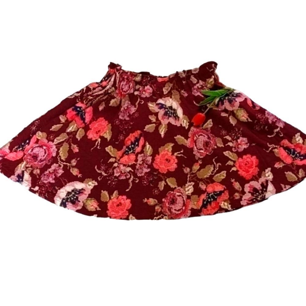 ‎Lauren Conrad floral skirt size small🌈5 for $25